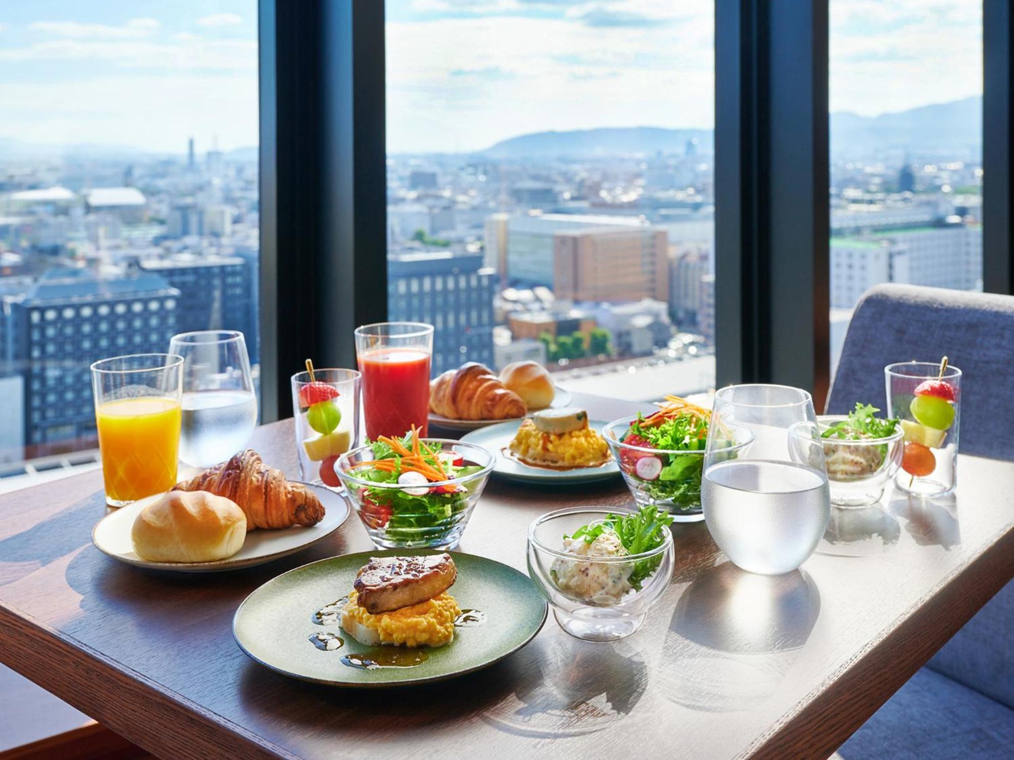 Hotel Granvia Kioto Zewnętrze zdjęcie Breakfast at the hotel